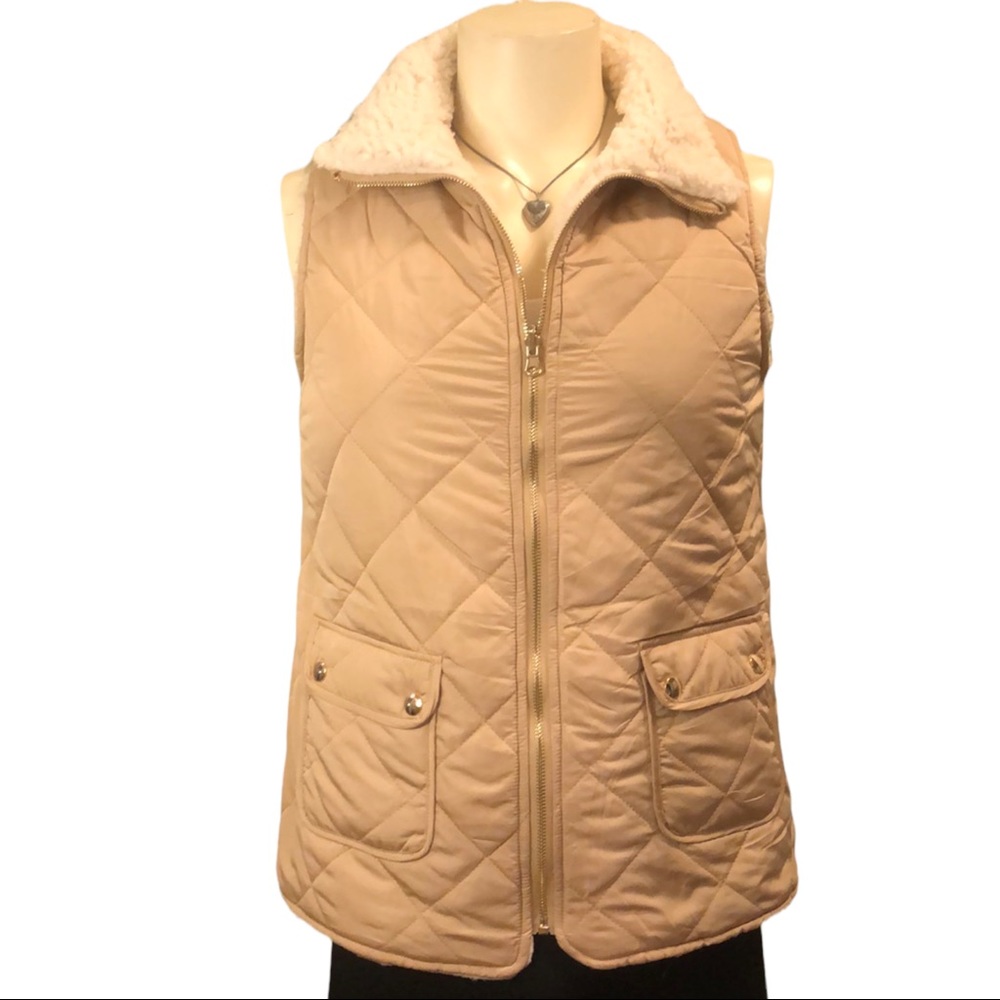 Medium reversible vest. Tan and gold with white Sherpa fleece.